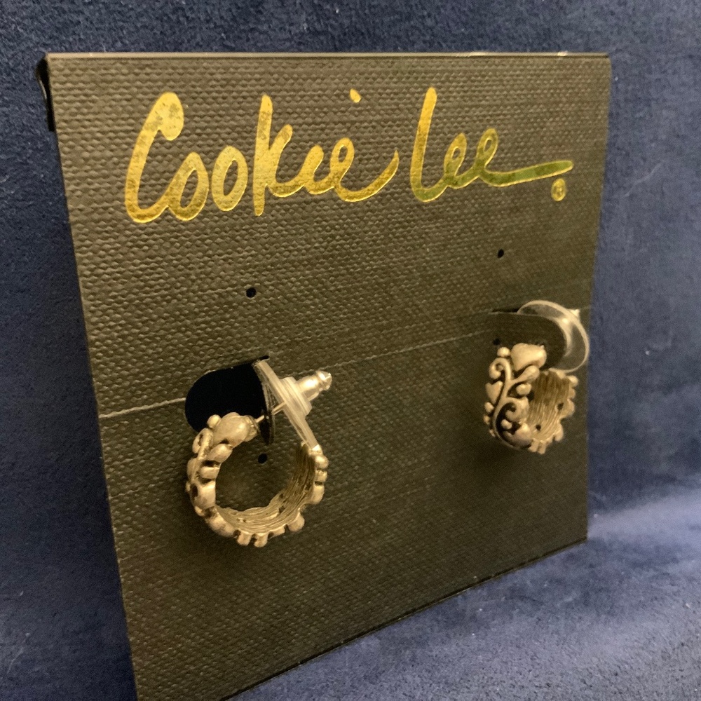 E9/ NWT  Cookie Lee  Earrings  - Silver Vines